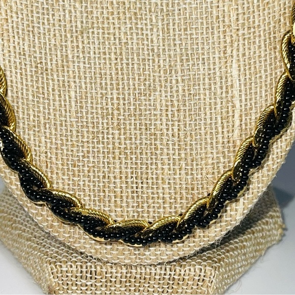 Crown Trifari Black And Gold Torsade Chain in Excellent condition Seed Beads - Picture 2 of 6